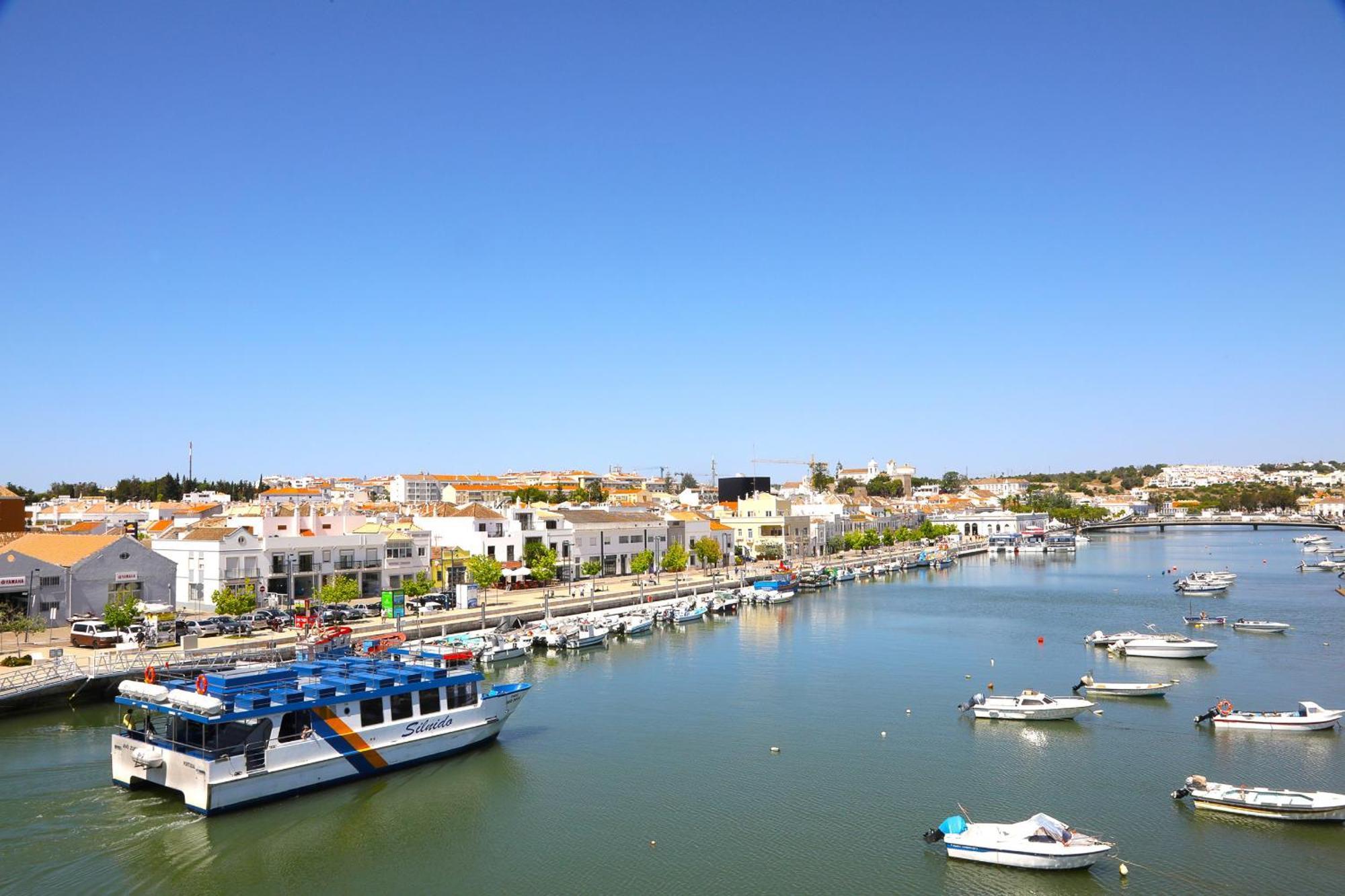 Villa Beautiful Town Centre Townhouse With Shared Pool Tavira Esterno foto
