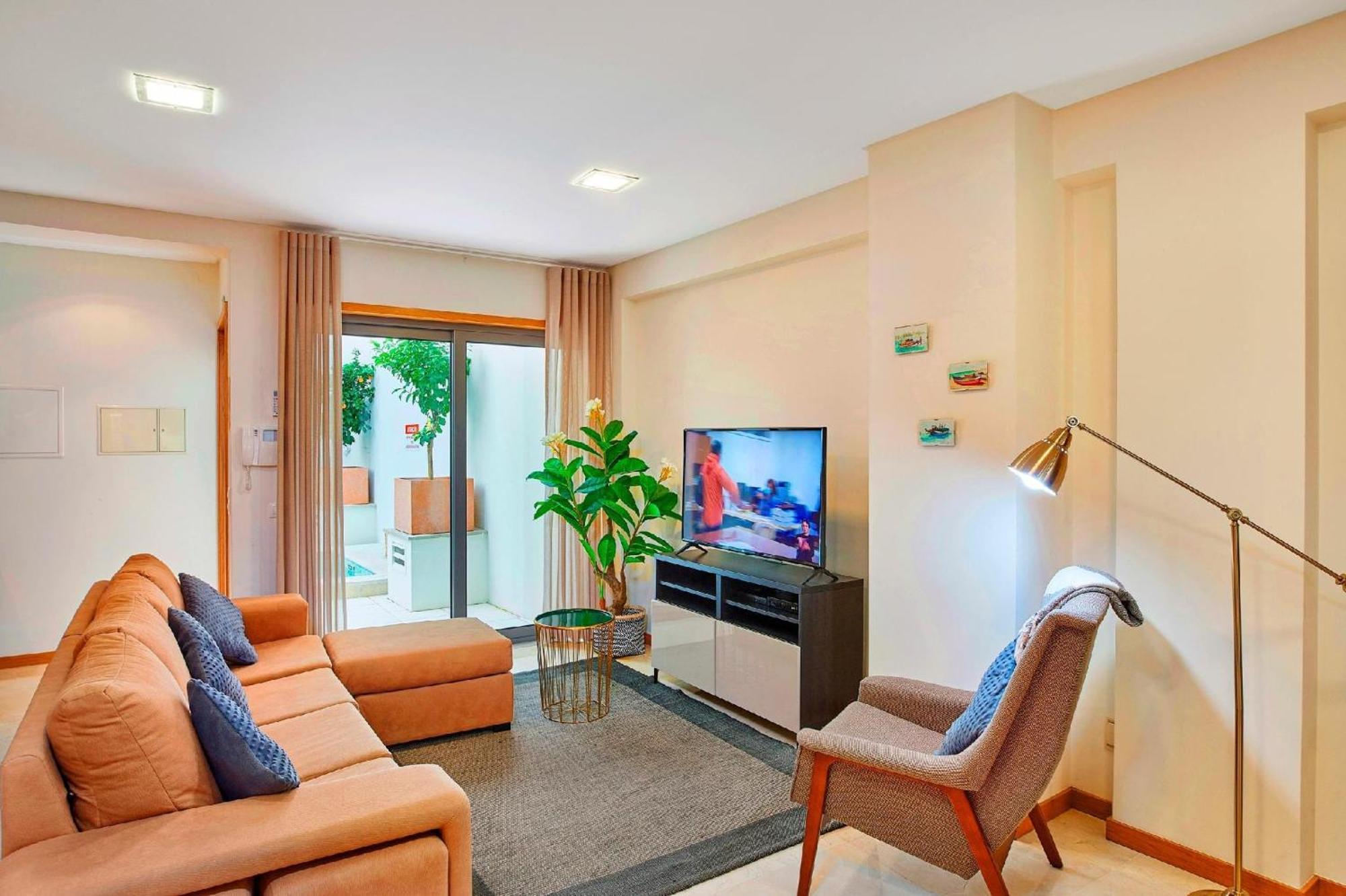 Villa Beautiful Town Centre Townhouse With Shared Pool Tavira Esterno foto